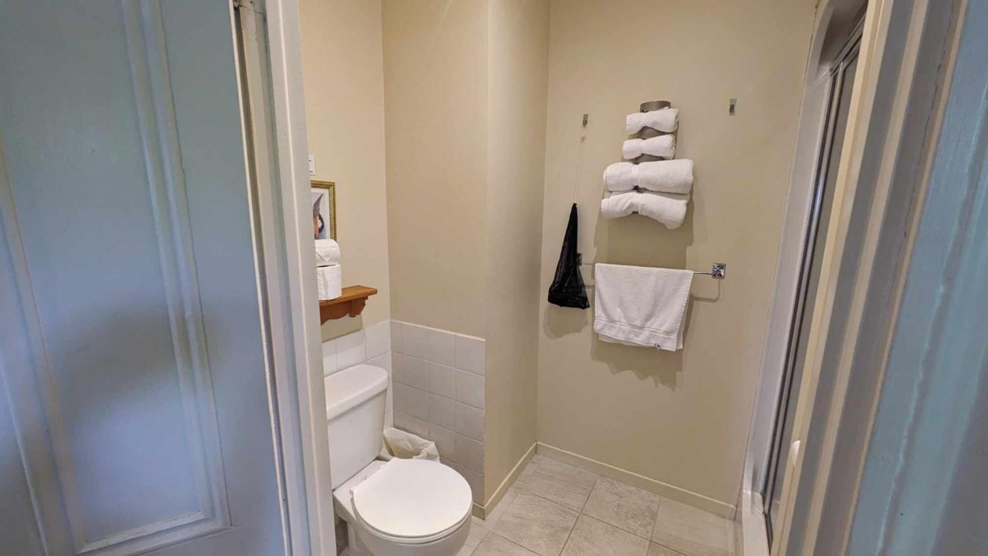 La Maison Rousseau Hotel Montmagny Room photo