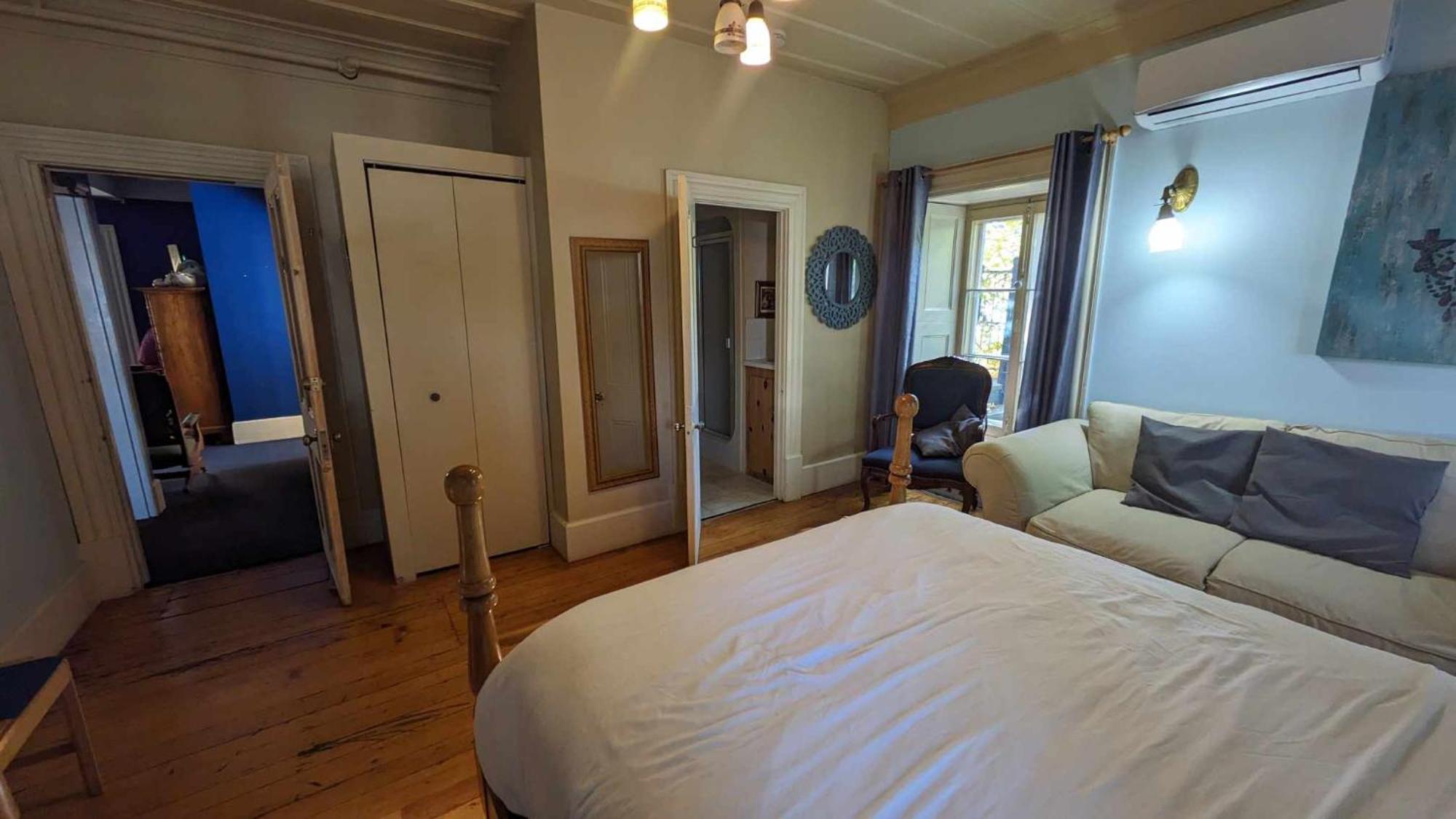 La Maison Rousseau Hotel Montmagny Room photo