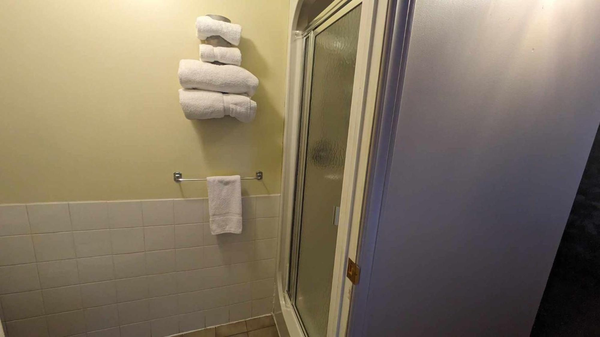 La Maison Rousseau Hotel Montmagny Room photo