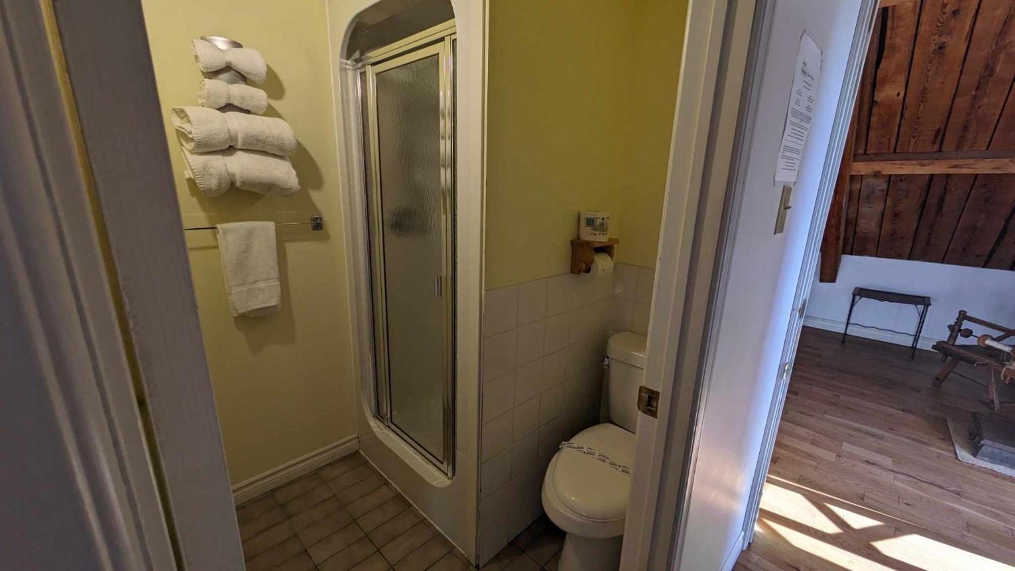 La Maison Rousseau Hotel Montmagny Room photo