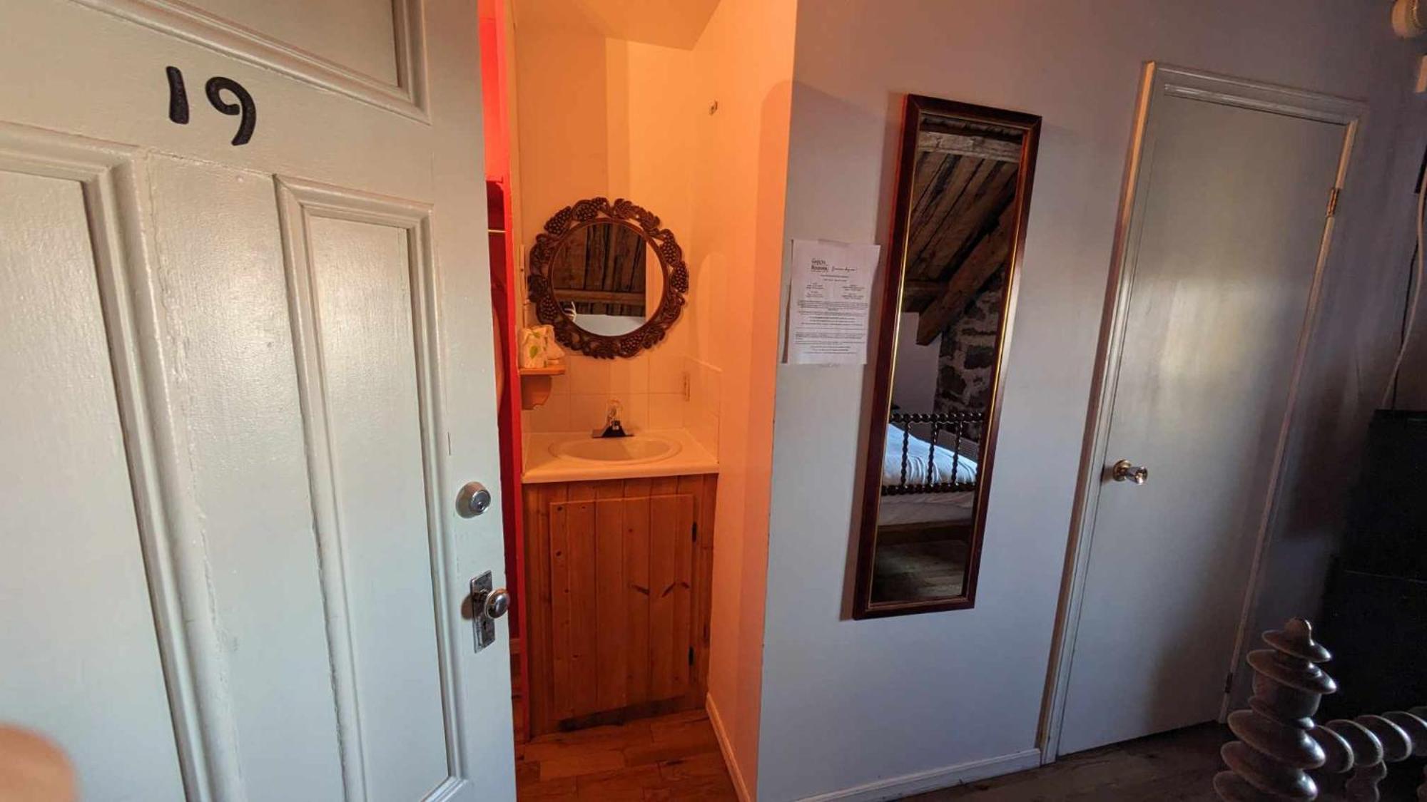 La Maison Rousseau Hotel Montmagny Room photo