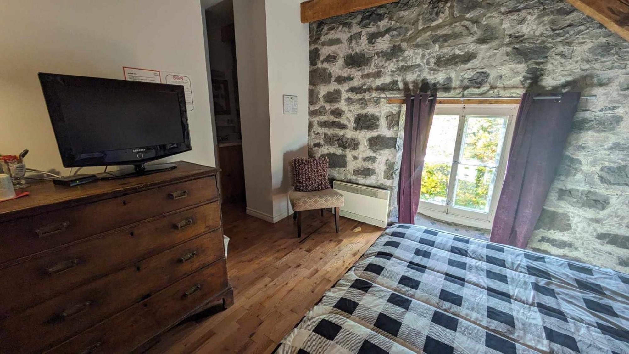 La Maison Rousseau Hotel Montmagny Room photo