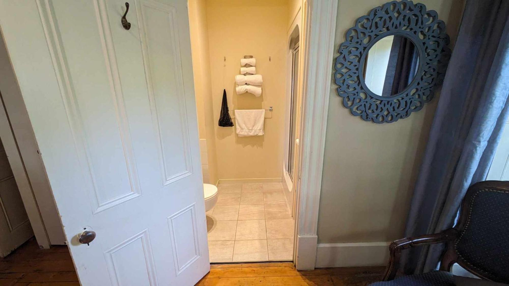 La Maison Rousseau Hotel Montmagny Room photo
